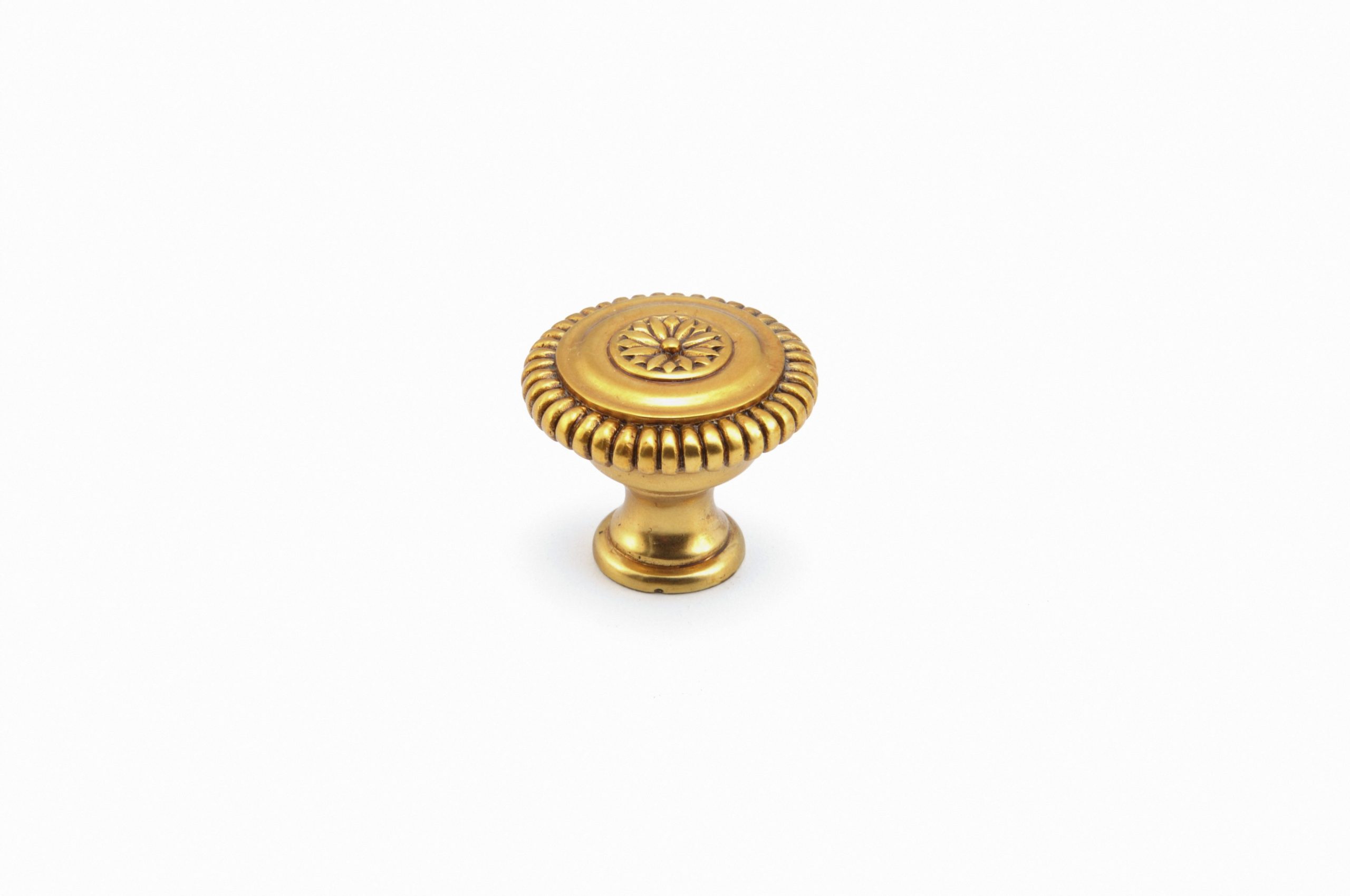 Schaub 968M-PAR Schaub Beaded Sonata 1.25″ Cabinet Knob – Paris Brass Finish