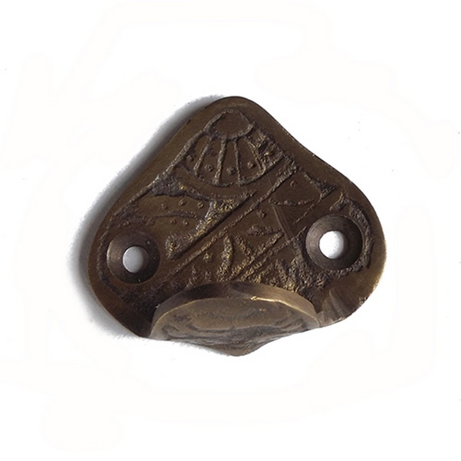 Carved Triangle Back Hook 1-3/8″ Long Antique Brass Handcrafted Hardware HHK7080